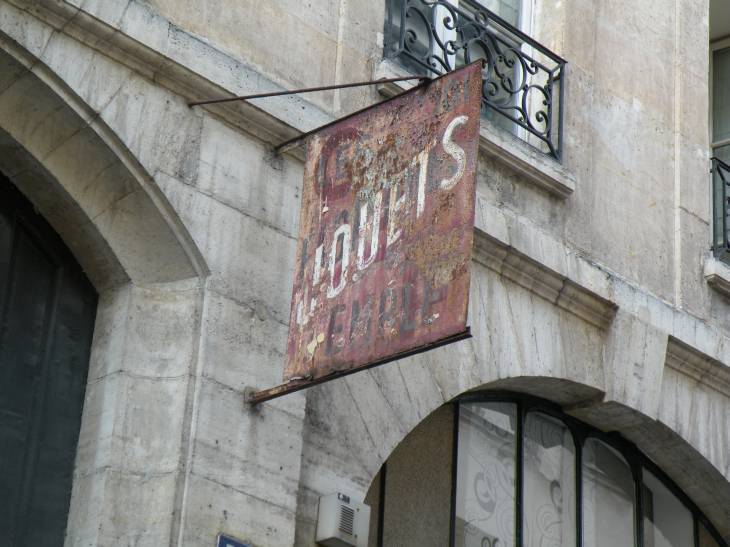  vieille enseigne de magasin de jouets